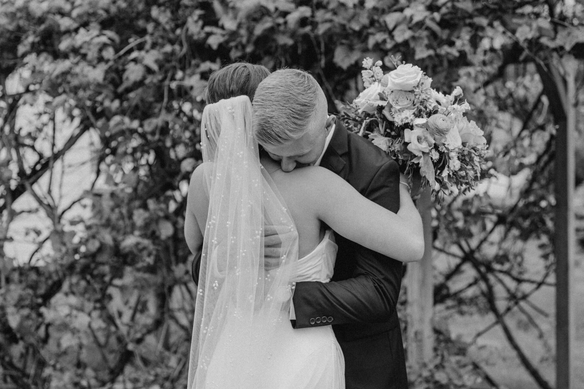 Capturing a timeless wedding