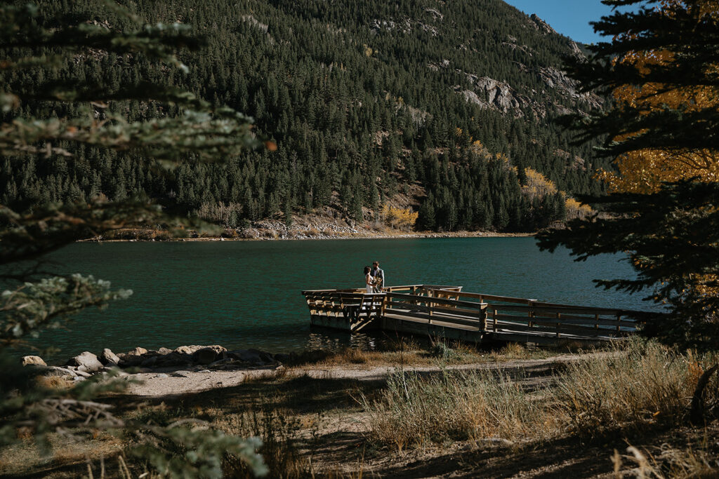 Top Colorado Elopement Locations Near Denver for Epic Views Without the Hike