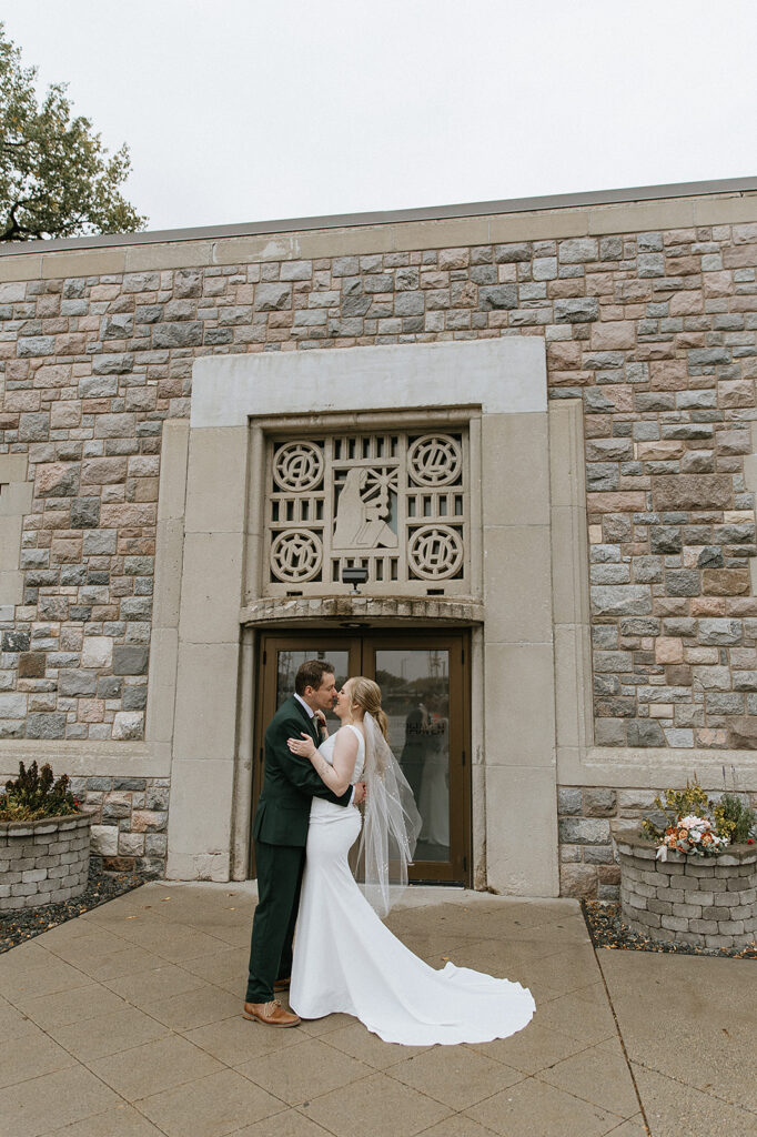 Exploring Wedding Venues in Fargo: Where to Get Married, When, and How Much It Costs!