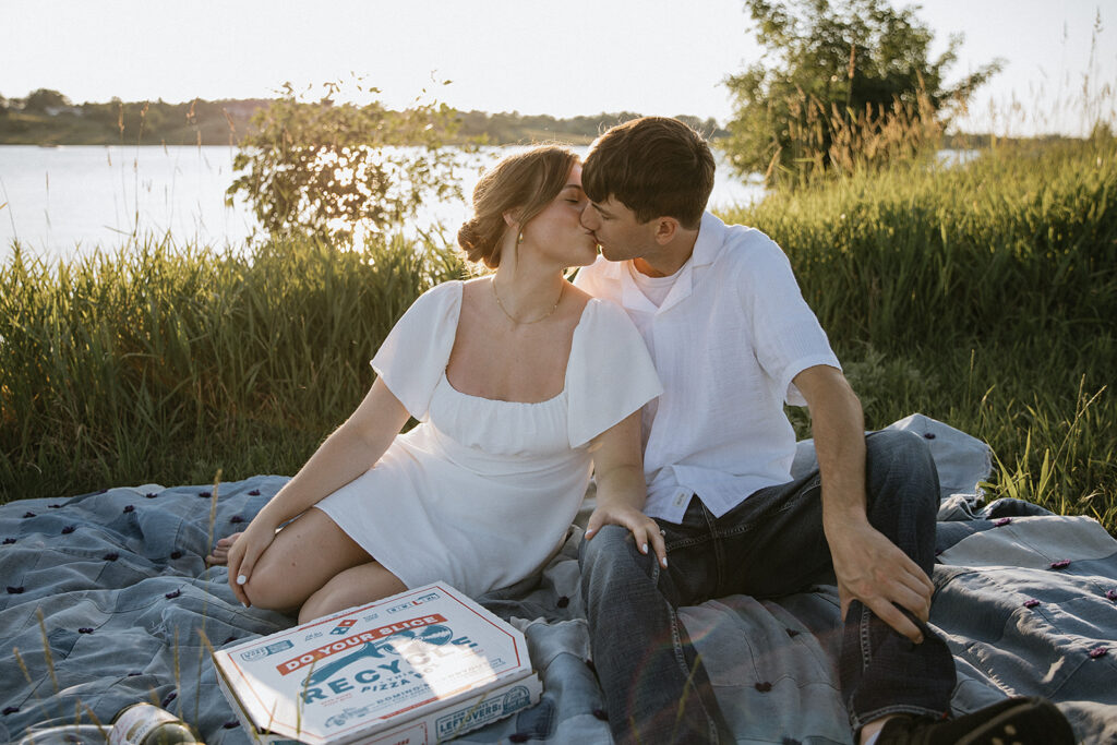 Engagement Session Prep Tips That’ll Help You Feel Like a Total Pro in Front of the Camera