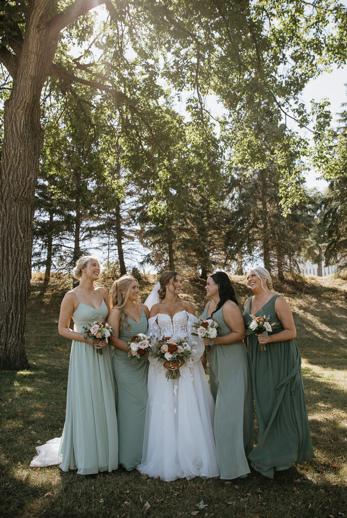 cute picture of the bride and her friends