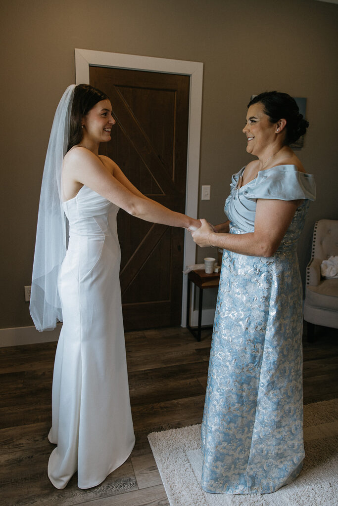 Cute picture of the bride and her mom