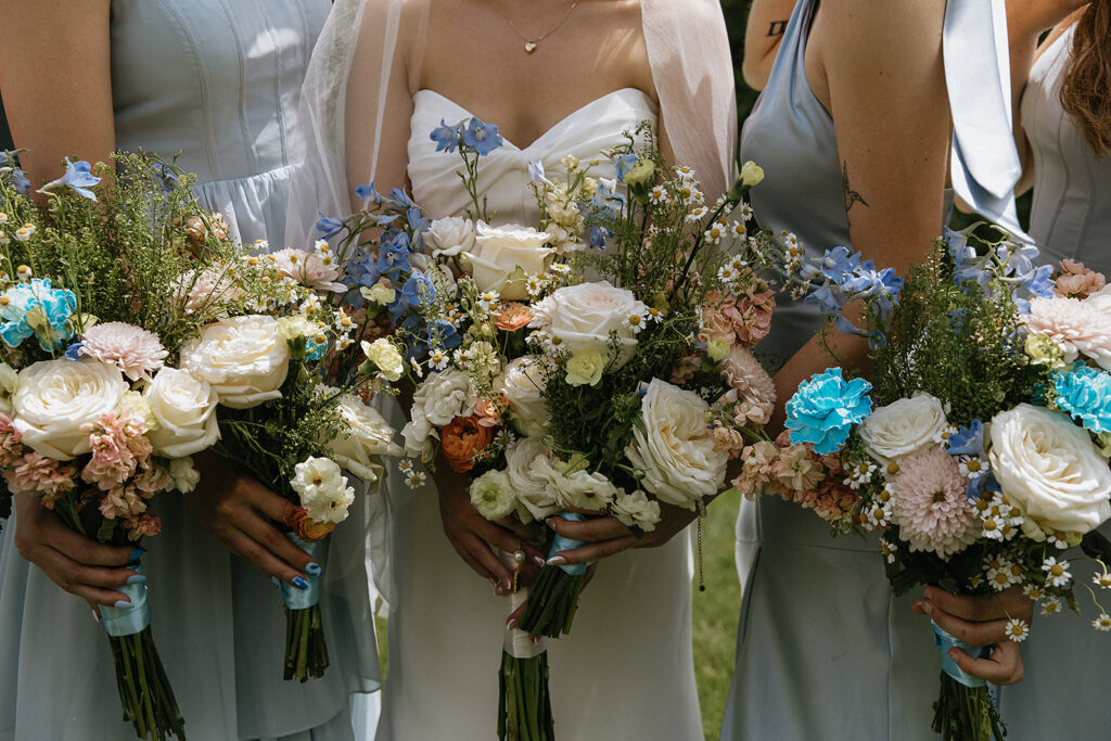 Stunning close-up picture of the wedding bouquet