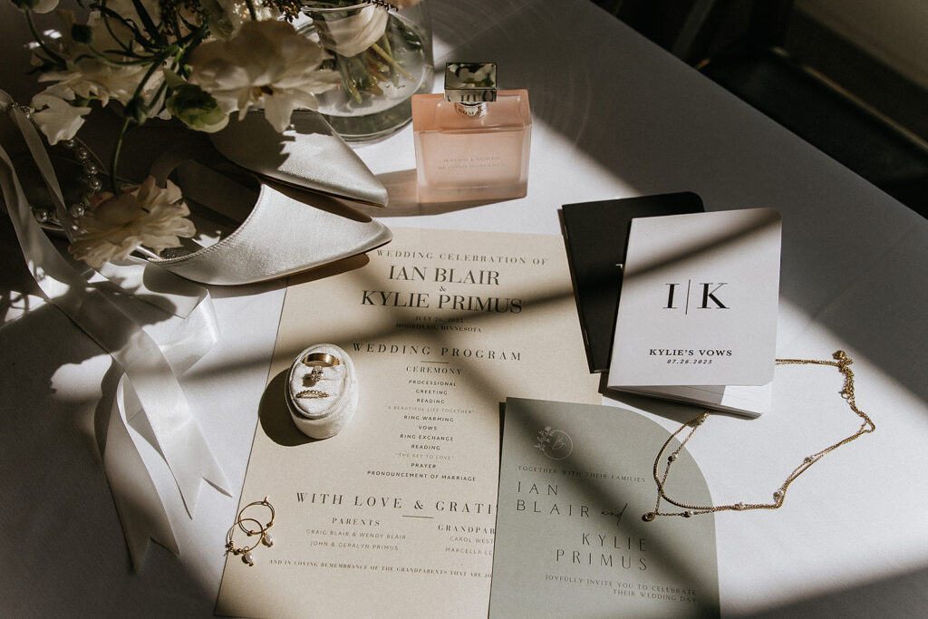 Kylie & Ian’s Romantic Modern Wedding at RiverHaven Events Center