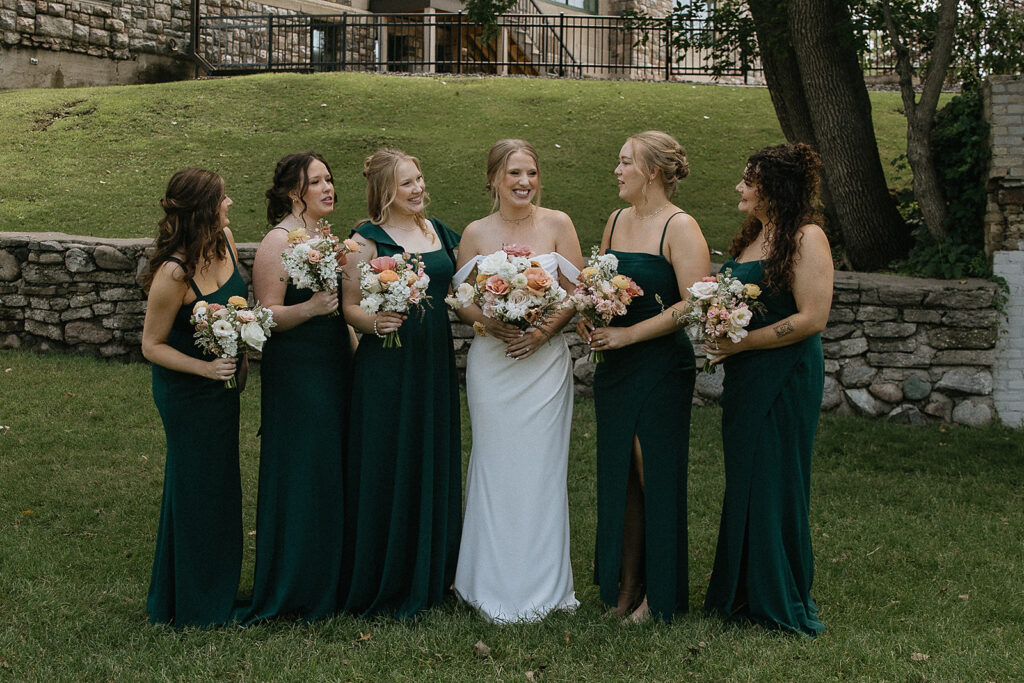 cute picture of the bride and her bridesmaids