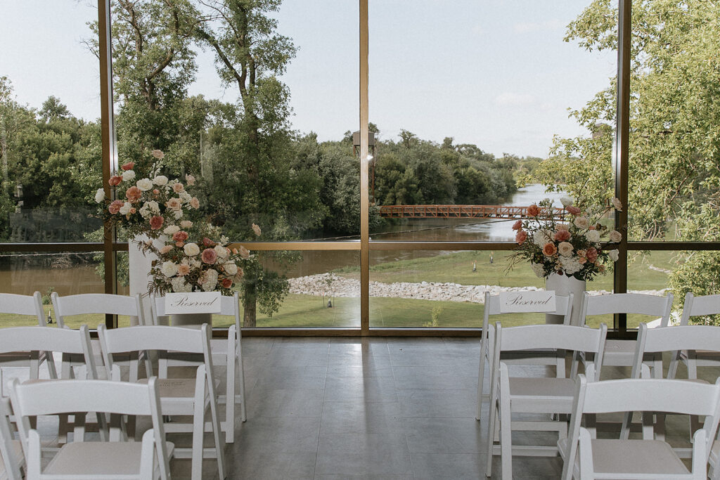 Kylie & Ian’s Romantic Modern Wedding at RiverHaven Events Center