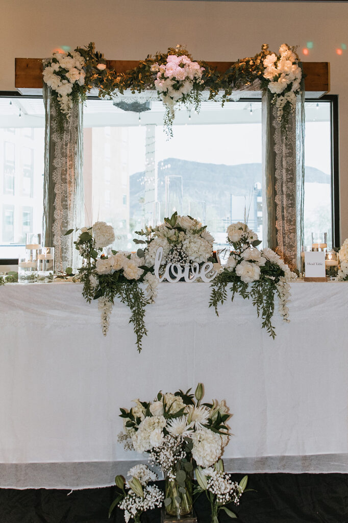 beautiful wedding florals